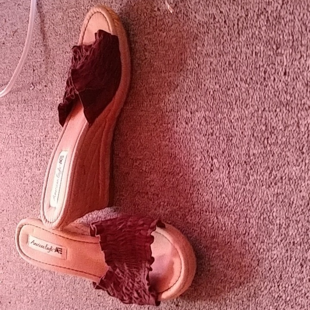 oW American Eagle Brown Wedge Sandals